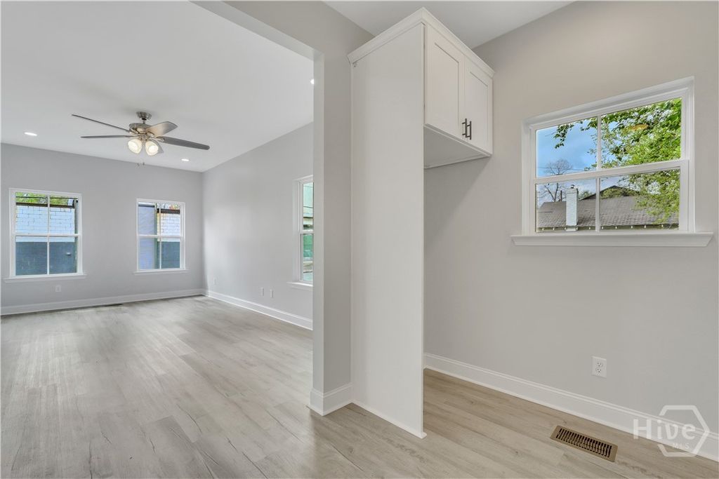 Image 10 of property listing at 1112 E WALDBURG Street, Savannah, GA 31404