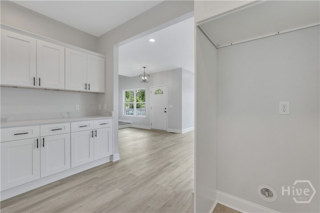 Image 11 of property listing at 1112 E WALDBURG Street, Savannah, GA 31404