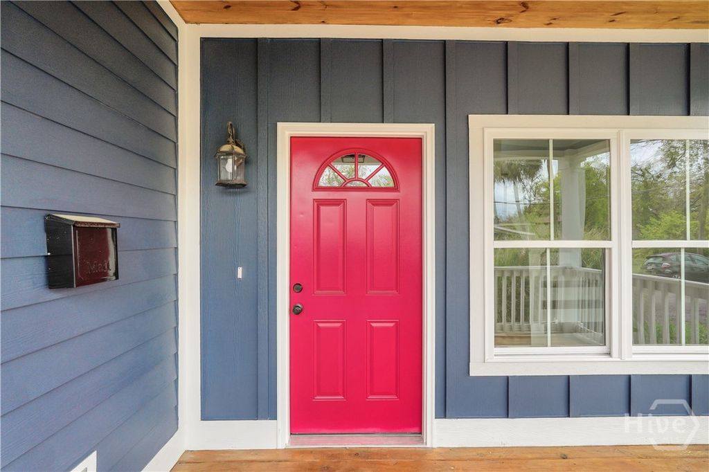 Image 2 of property listing at 1112 E WALDBURG Street, Savannah, GA 31404