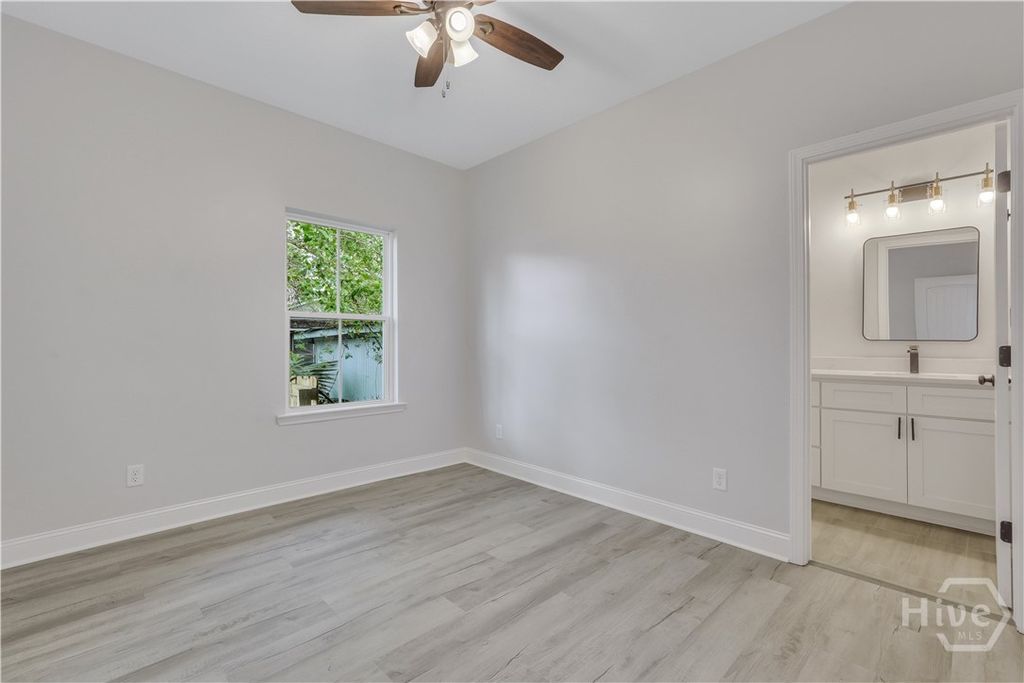 Image 20 of property listing at 1112 E WALDBURG Street, Savannah, GA 31404