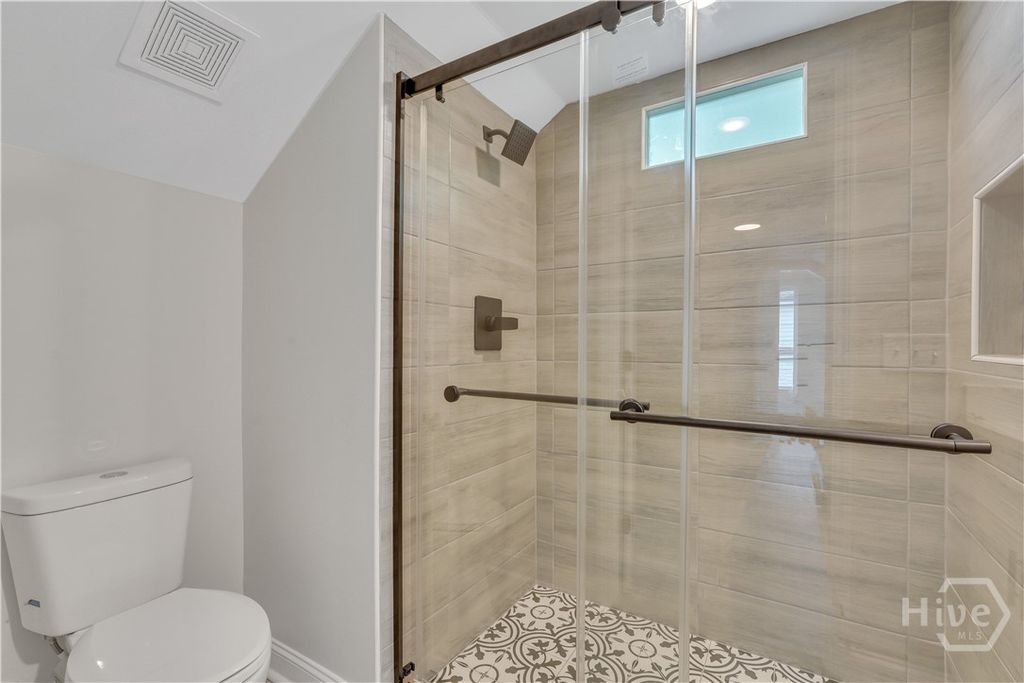 Image 34 of property listing at 1112 E WALDBURG Street, Savannah, GA 31404