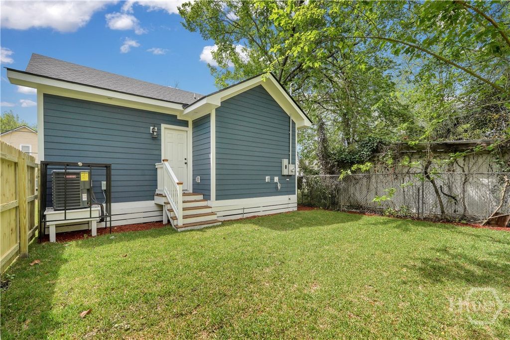 Image 38 of property listing at 1112 E WALDBURG Street, Savannah, GA 31404