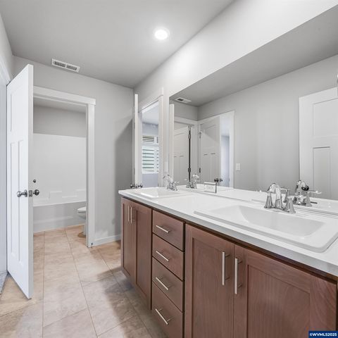 5879 Bainbridge St, Eugene, OR 97402