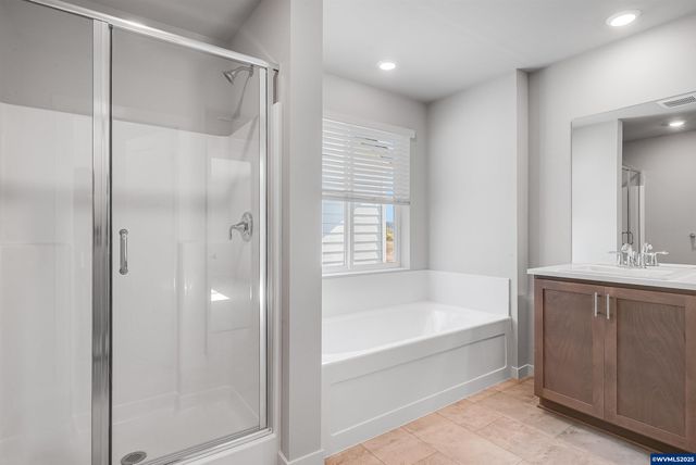 5879 Bainbridge St, Eugene, OR 97402