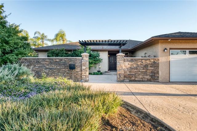 2515 E Los Altos, Fresno, CA 93710