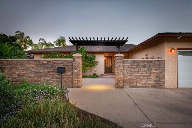 2515 E Los Altos, Fresno, CA 93710