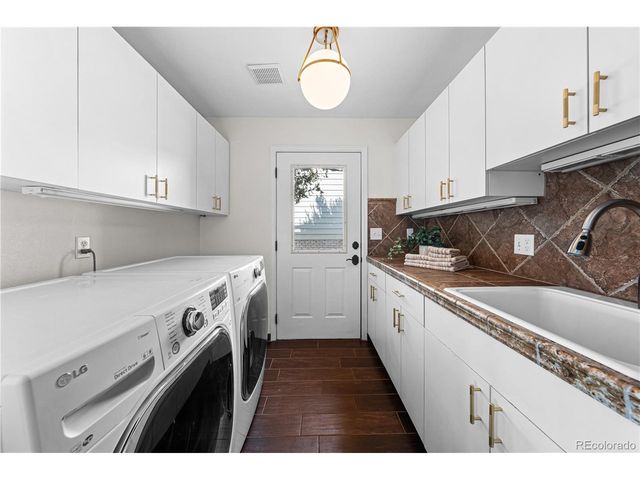 8935 Green Meadows Dr, Littleton, CO 80126