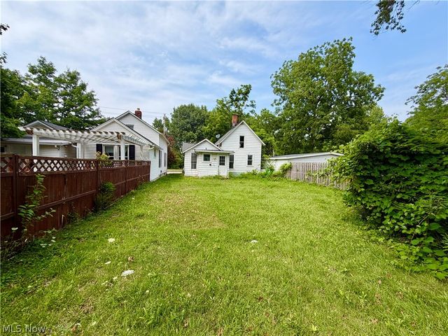 37454 Euclid Avenue, Willoughby, OH 44094