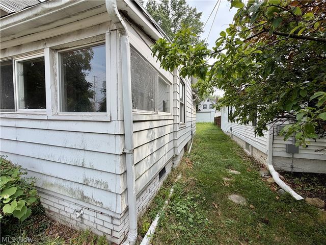 37454 Euclid Avenue, Willoughby, OH 44094