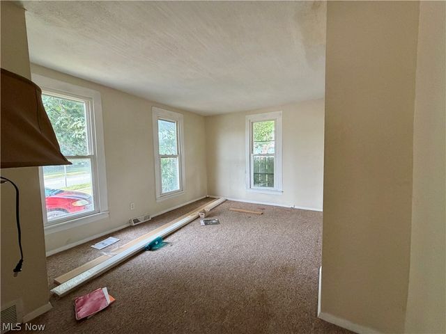 37454 Euclid Avenue, Willoughby, OH 44094