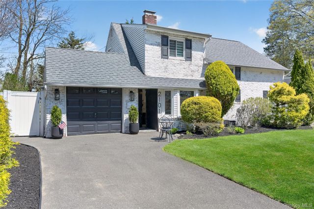 2101 Salisbury Park Drive, Westbury, NY 11590