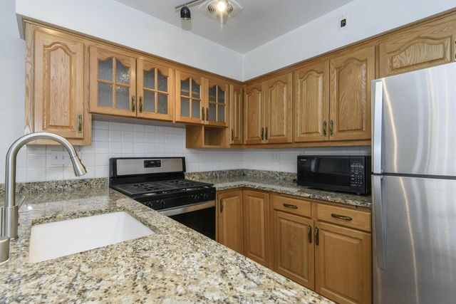 7028 W Crawford AVENUE, Milwaukee, WI 53220