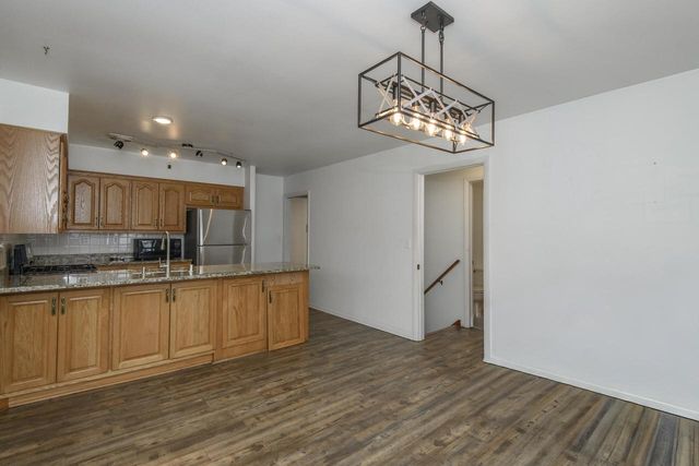 7028 W Crawford AVENUE, Milwaukee, WI 53220