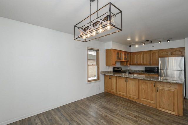 7028 W Crawford AVENUE, Milwaukee, WI 53220