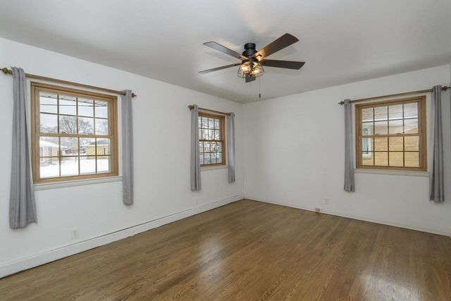 7028 W Crawford AVENUE, Milwaukee, WI 53220