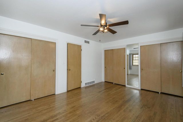 7028 W Crawford AVENUE, Milwaukee, WI 53220