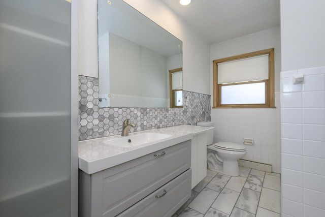 7028 W Crawford AVENUE, Milwaukee, WI 53220