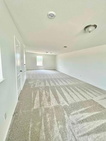 2008 Alexander Oaks DR, Leander, TX 78641