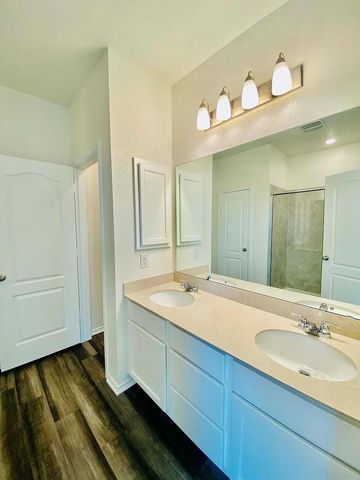 2008 Alexander Oaks DR, Leander, TX 78641