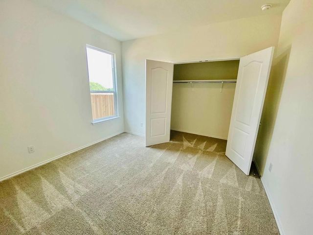 2008 Alexander Oaks DR, Leander, TX 78641