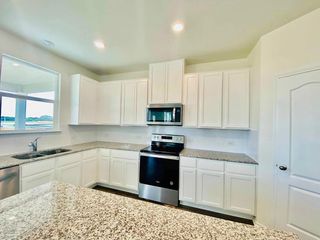 2008 Alexander Oaks DR, Leander, TX 78641