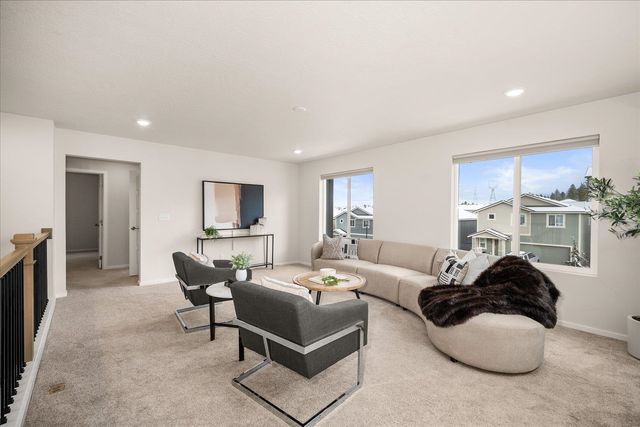 10837 N Paiute Dr, Spokane, WA 99208