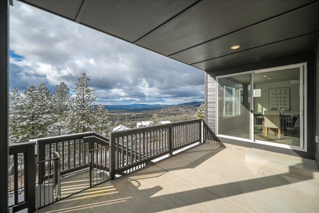 10837 N Paiute Dr, Spokane, WA 99208