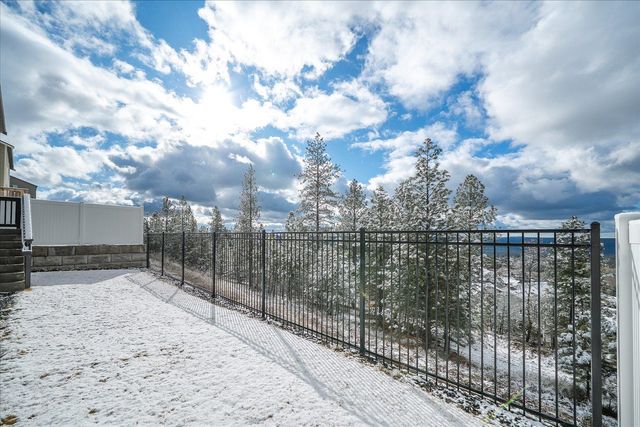 10837 N Paiute Dr, Spokane, WA 99208