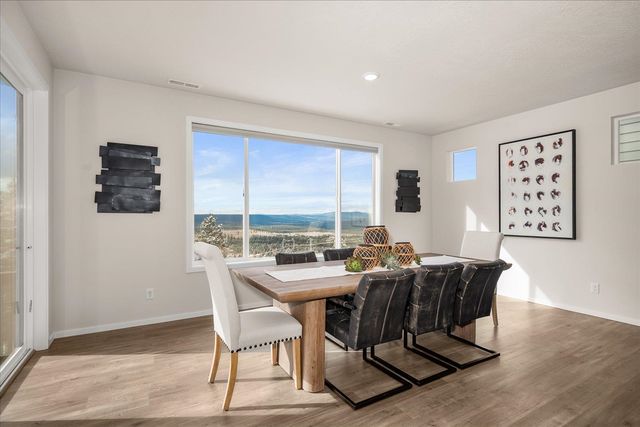 10837 N Paiute Dr, Spokane, WA 99208