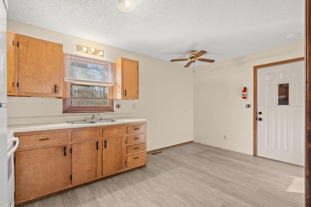 1156 State Hwy 76, Branson, MO 65616