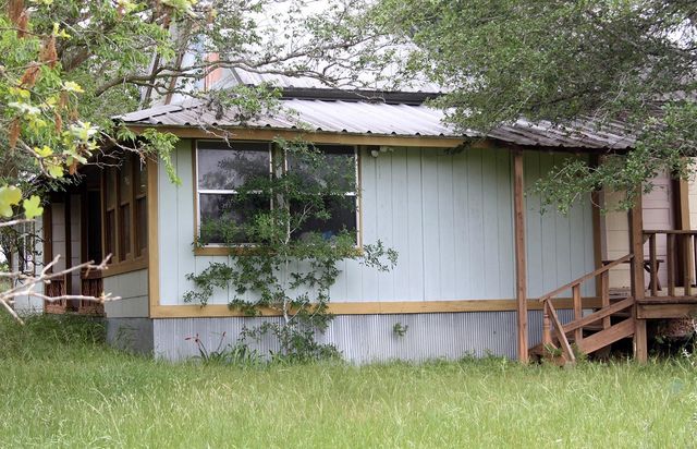 7887 Pettytown RD, Red Rock, TX 78662