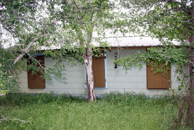 7887 Pettytown RD, Red Rock, TX 78662