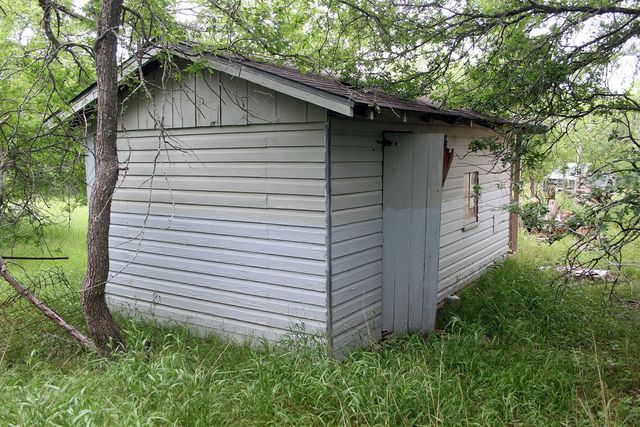 7887 Pettytown RD, Red Rock, TX 78662