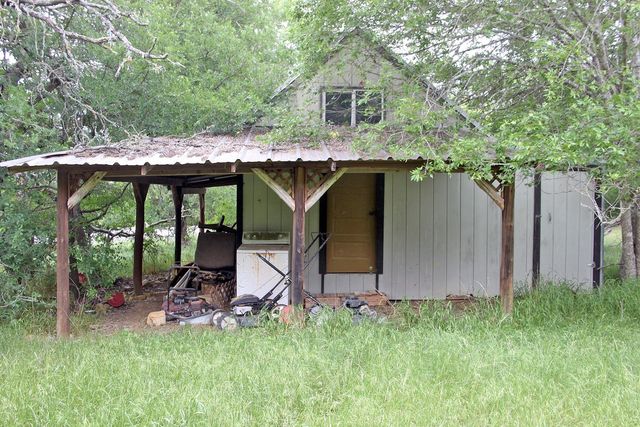 7887 Pettytown RD, Red Rock, TX 78662