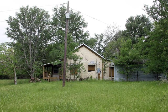 7887 Pettytown RD, Red Rock, TX 78662