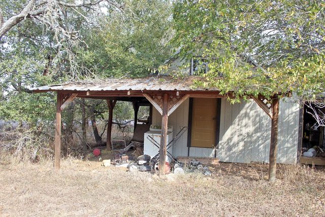 7887 Pettytown RD, Red Rock, TX 78662