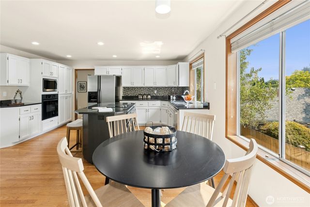 17102 NE 37th Place, Bellevue, WA 98008
