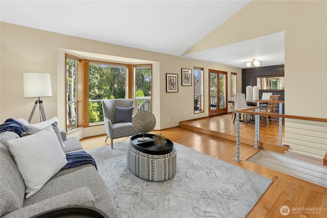 17102 NE 37th Place, Bellevue, WA 98008