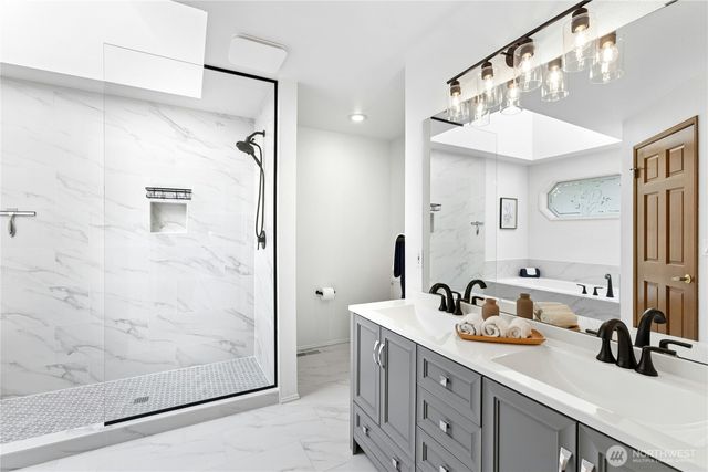 17102 NE 37th Place, Bellevue, WA 98008