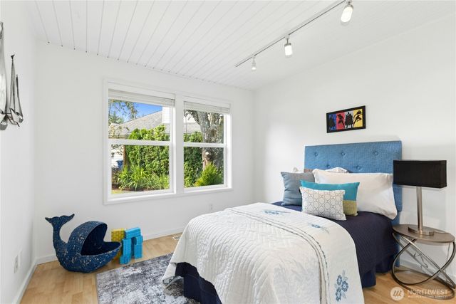 17102 NE 37th Place, Bellevue, WA 98008
