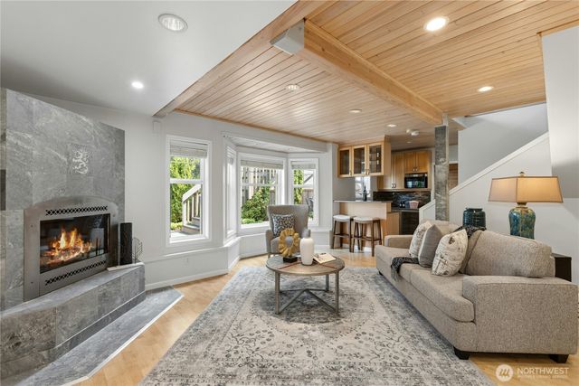 17102 NE 37th Place, Bellevue, WA 98008