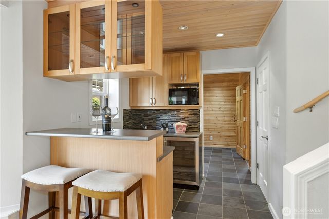 17102 NE 37th Place, Bellevue, WA 98008