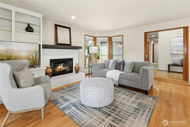 17102 NE 37th Place, Bellevue, WA 98008