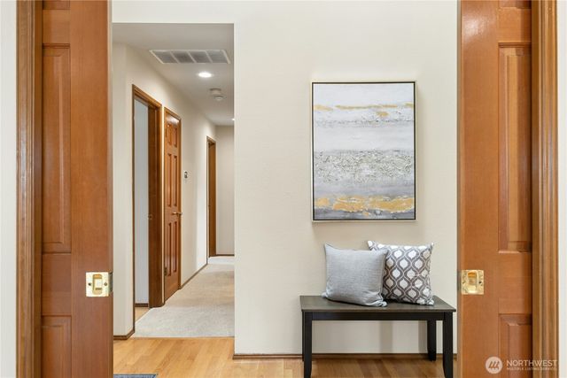 17102 NE 37th Place, Bellevue, WA 98008