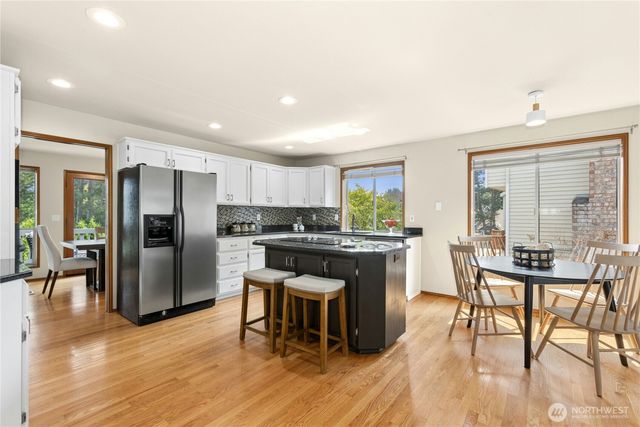 17102 NE 37th Place, Bellevue, WA 98008