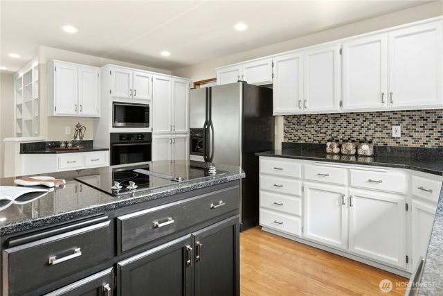 17102 NE 37th Place, Bellevue, WA 98008