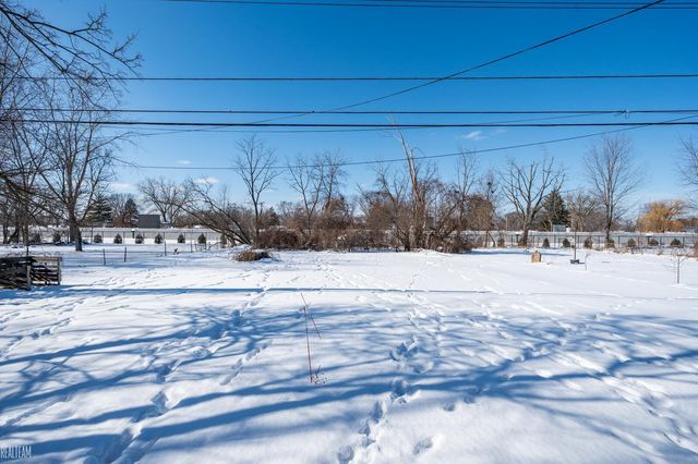 23391 Lawson Avenue, Warren, MI 48089