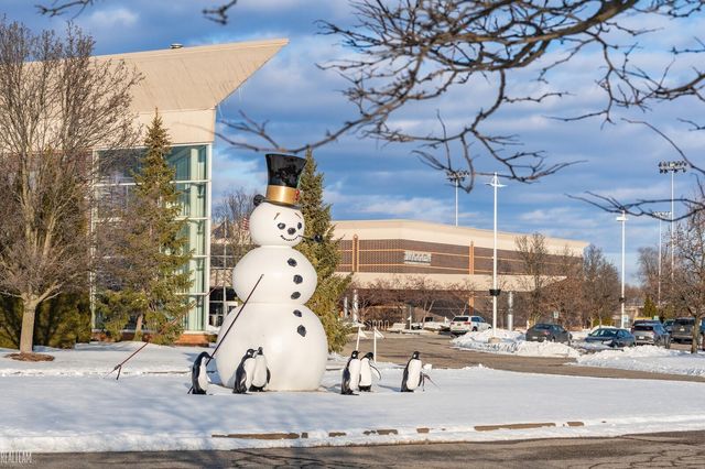 23391 Lawson Avenue, Warren, MI 48089