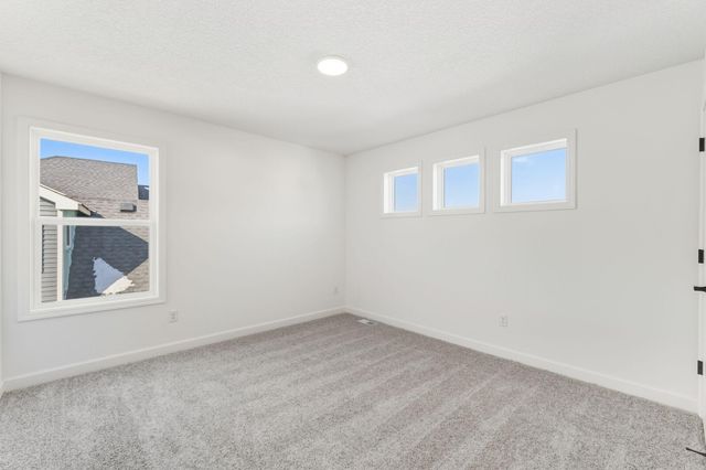 661 Sierra Parkway, Waconia, MN 55387