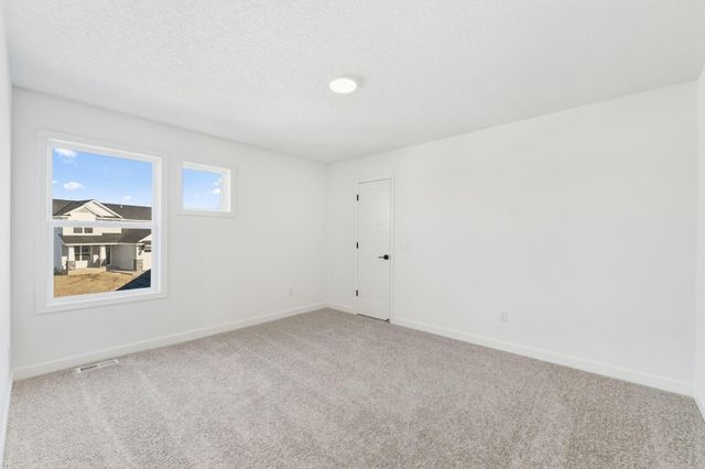 661 Sierra Parkway, Waconia, MN 55387